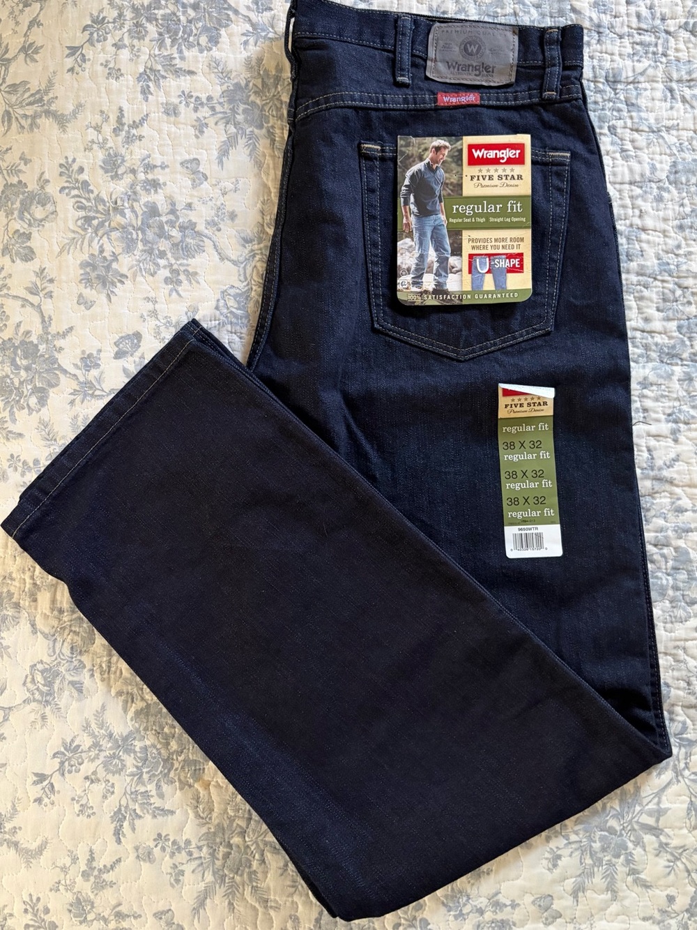 NWT Wrangler Men’s 38x32 Five Star Regular Fit Dark Navy Jeans